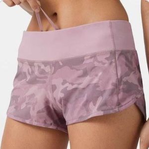 Pink camo lululemon speed up size 4 2.5 inch